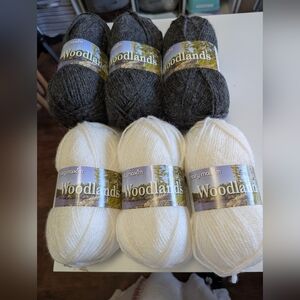 Woodlands Yarn - Charcoal and Cream -  6 Brand New !